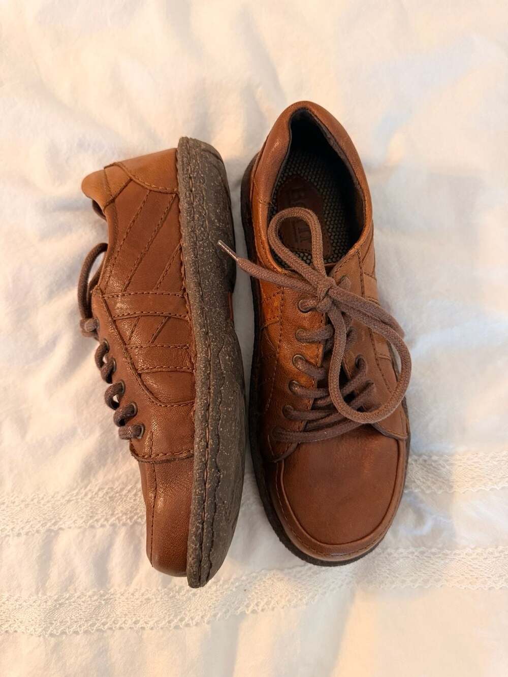 Born women’s Casual Shoes Size 8 / 39 Brown Leather Lace-Up Sneakers NWOT